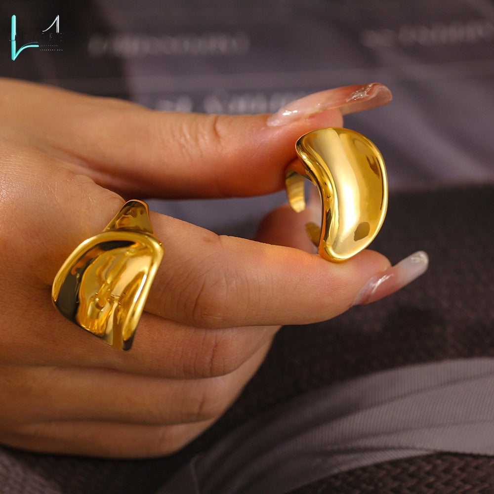 Stainless steel plated 18k gold curved three-dimensional ring