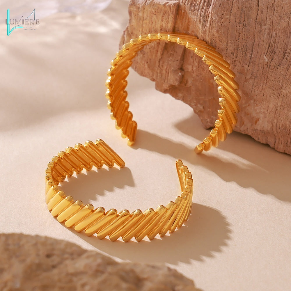 Irregular bracelet with beautiful texture splicing, titanium steel plated with 18K gold
