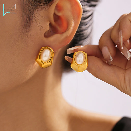 Titanium steel plated with 18k gold, geometric hexagonal inlaid with elliptical imitation pearl earrings