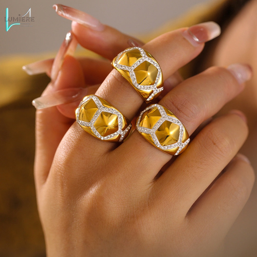 Titanium plated 18k gold pentagonal splicing diamond inlaid ring