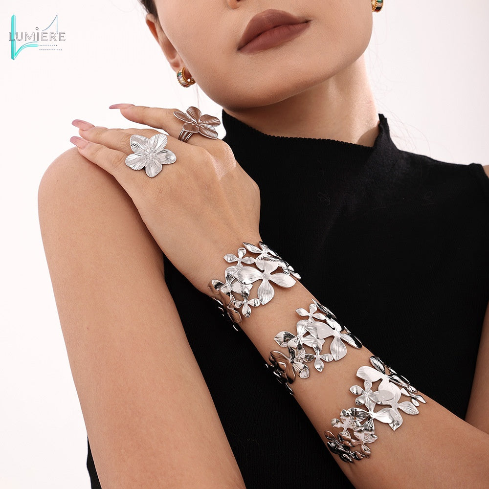Flower Wide Open Bracelet