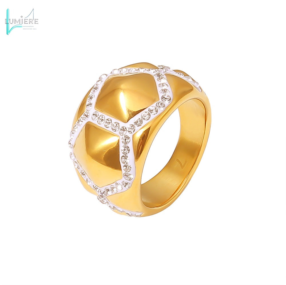Titanium plated 18k gold pentagonal splicing diamond inlaid ring