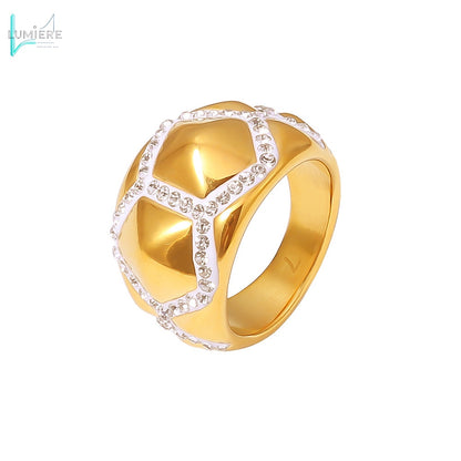 Titanium plated 18k gold pentagonal splicing diamond inlaid ring